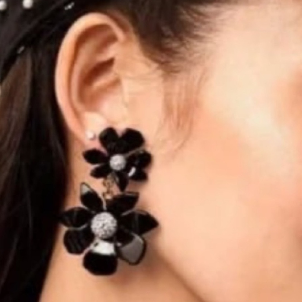 LELE sadoughi double flowers crystal earrings - Picture 3 of 8